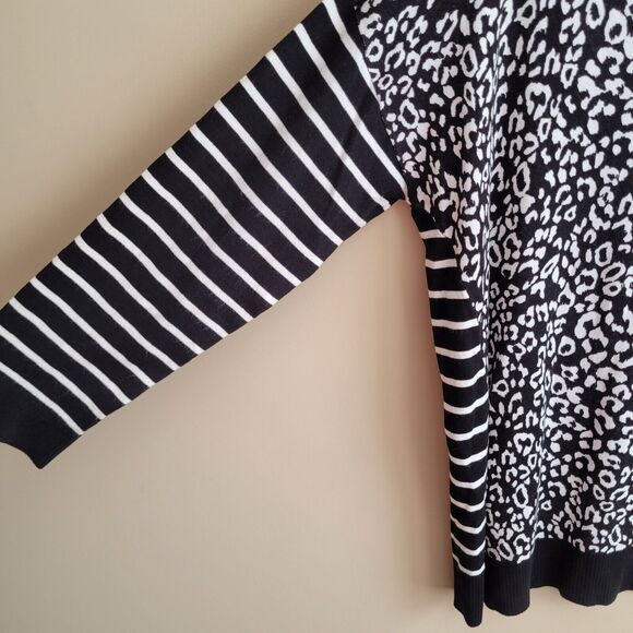 Chicos Womens Lightweight Sweater Size XL Graphic Black White Leopard Boat Neck - Picture 4 of 9